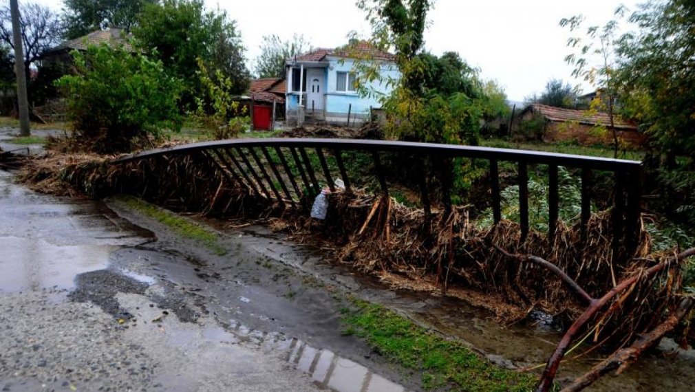 Властта промени версията си за наводненията в Бургаско