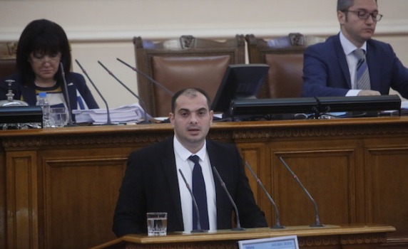 Филип Попов: Не хвърляйте българските партии на бизнеса!