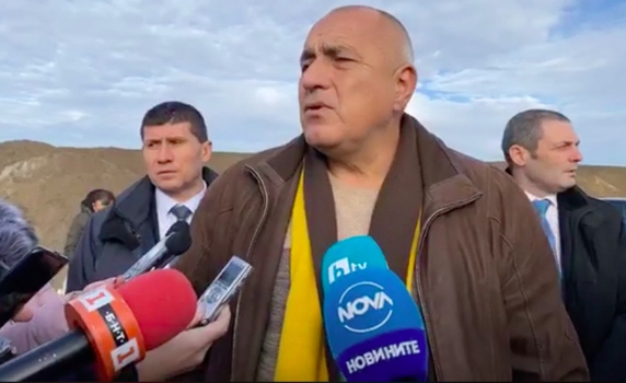 Бойко Борисов: Защо църцорка водата? Защото през зимата си пускат чешмите да не замръзват! 