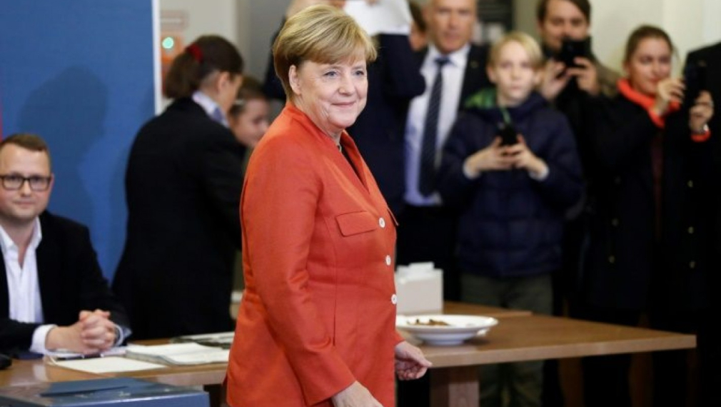 Партията на Меркел печели изборите в Германия