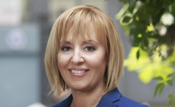 Манолова призова президента да не подписва за Гешев