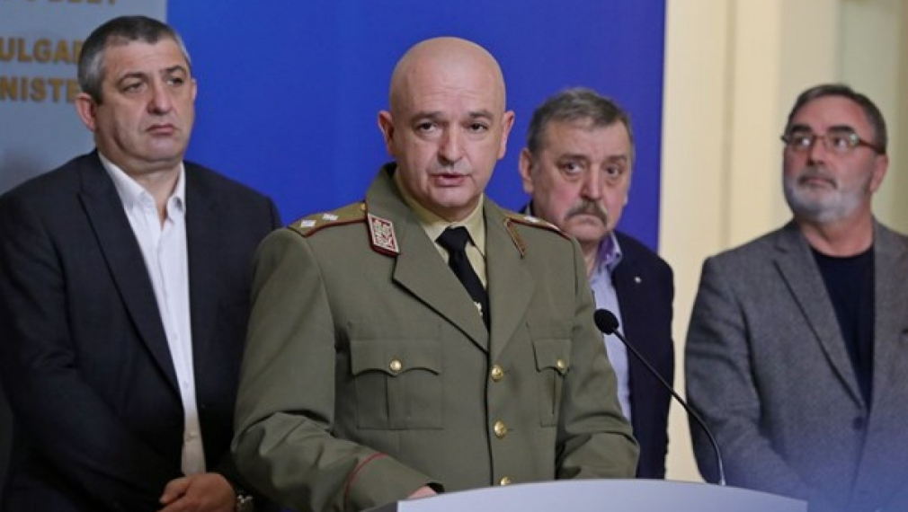 Щабът: Маските на открито може да паднат