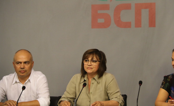 Нинова към Борисов: По-спокойно! Пилците се броят наесен