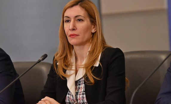 Ангелкова: Летният сезон ще стартира с много неизвестни 