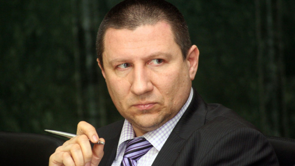 21-годишният син на шефа на НСлС заработил половин милион за жилище