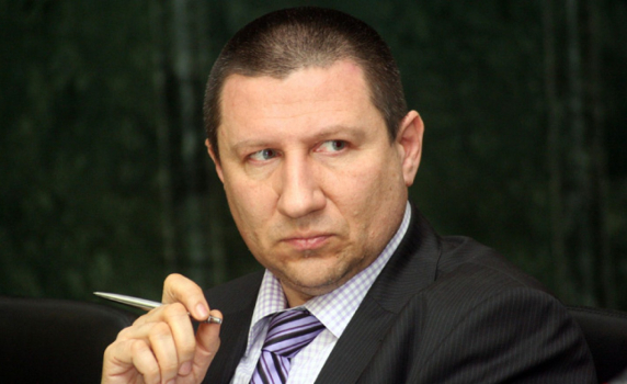 21-годишният син на шефа на НСлС заработил половин милион за жилище