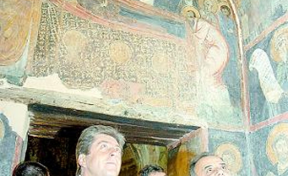 Хулителите на църквата станаха нейни адвокати