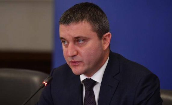 МФ: Има риск ДДС да се вдигне на 24% или данък печалба – на 18%