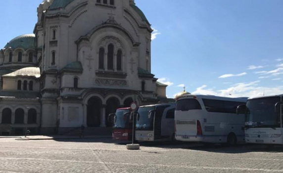 "Св. Александър Невски" не е автогара, а храм