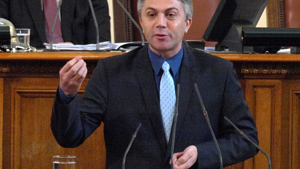 Карадайъ: Националистите трябва да излязат от властта