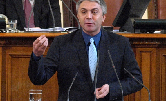 Карадайъ: Националистите трябва да излязат от властта