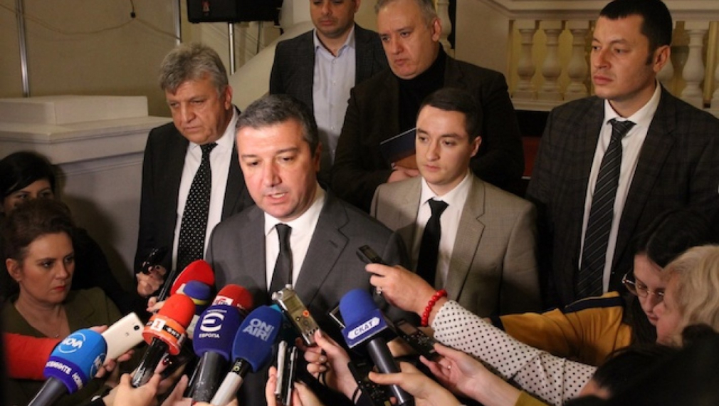 Драгомир Стойнев: Вотът на недоверие ще покаже кой стои зад правителството