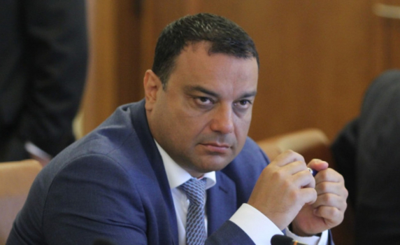 Московски: Държавата не управлява добре летище София