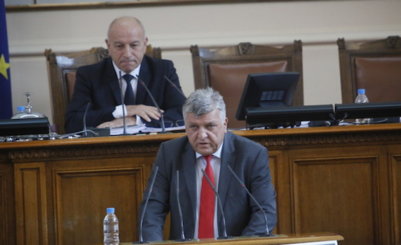 Манол Генов към екоминистъра: Не сте бухалка, а маша за интереси