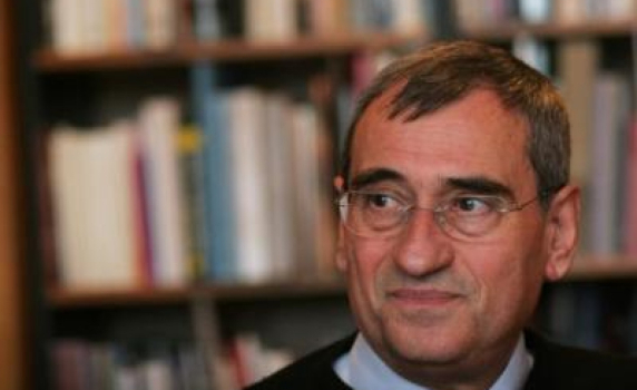 И проф. Богдан Богданов не се извини, че е доносничил на политическата полиция на комунистическата държава