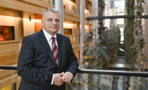 Курумбашев: Тризонети, частни асансьори - оттам идва слоганът на ГЕРБ "Видими резултати"