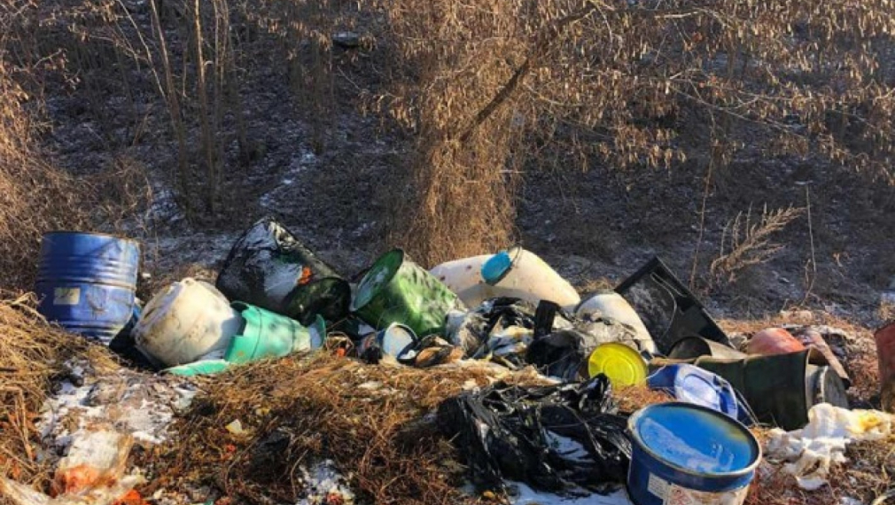 Над 14 тона токсични отпадъци са изхвърлени край Гара Яна
