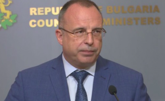 Държавата проверява всички къщи за гости