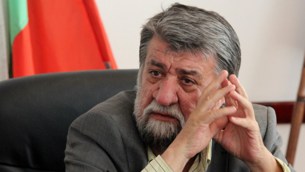 Вежди Рашидов призова незабавно да се спре вандалщината върху Белоградчишките скали