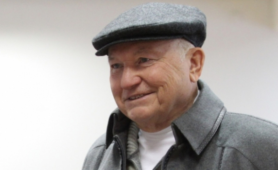 Юрий Лужков: Искам да си купя пчелин в Крим