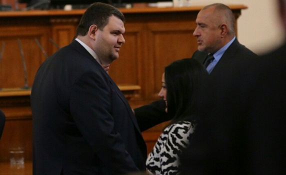 За пет години Пеевски скочи от „Опел Омега“ до близо 40 млн. лв. приходи