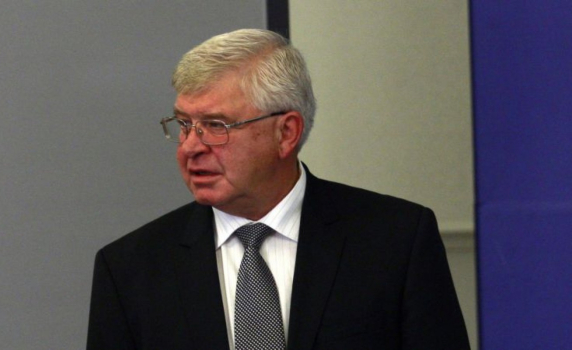 Финансистът Кирил Ананиев поема здравеопазването