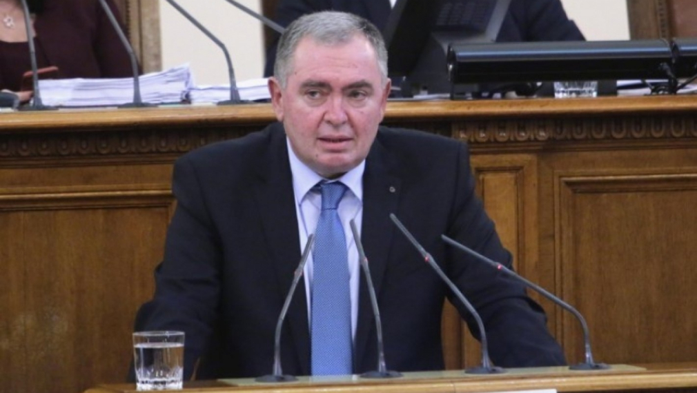 Георги Михайлов: Да се вземат икономически, транспортни и образователни мерки, освен здравните