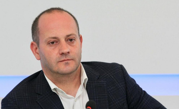 "Труд": Гласовете „Не подкрепям никого“ изпращат Радан Кънев в Европарламента