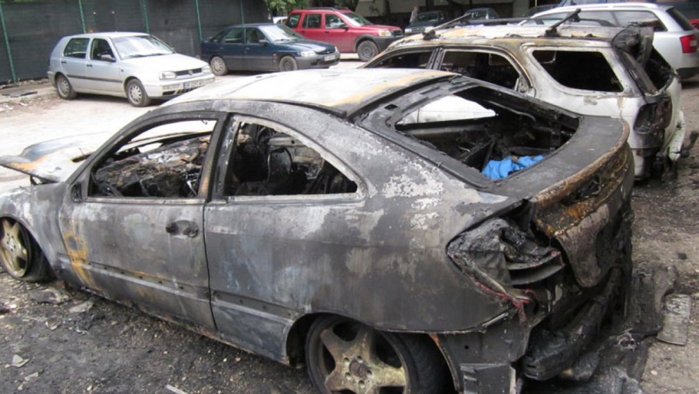Пет коли изгоряха в столичния квартал „Банишора”