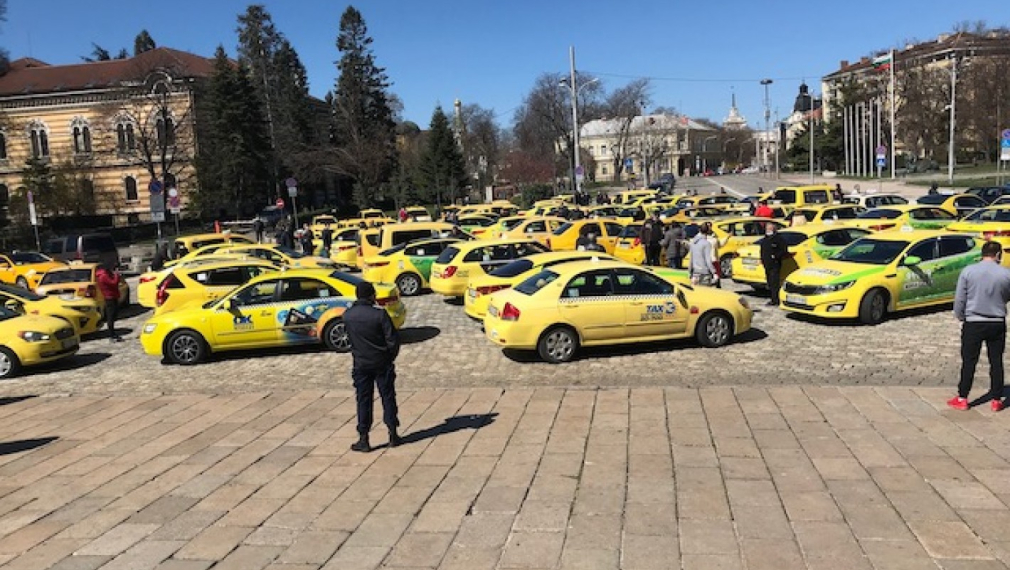 Протест на таксиметрови шофьори в София