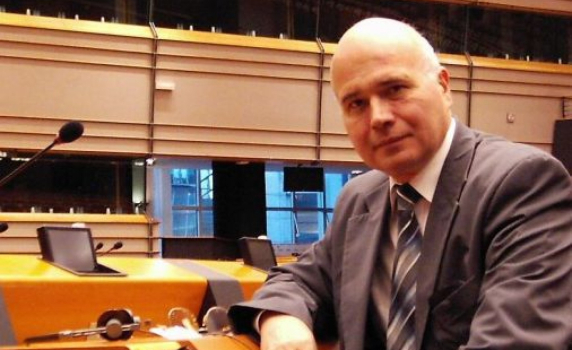 С подвита опашка до Кремъл и обратно