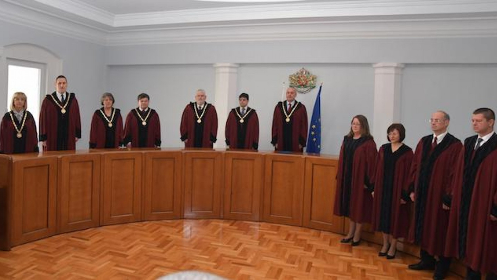 КС решава може ли редови прокурор да разследва главния