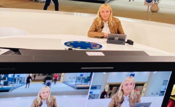 Елена Йончева: Правителството стои върху тиктакаща бомба