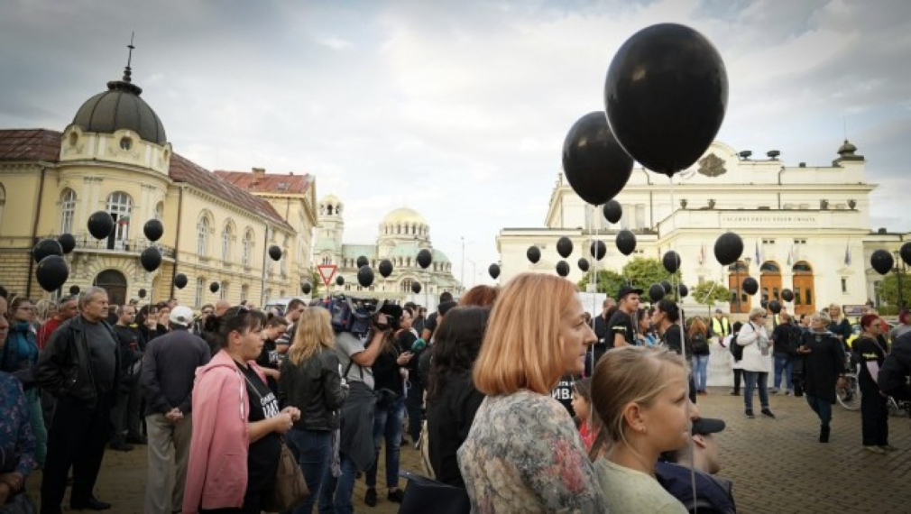 Майките на деца с увреждания излизат на протест с искане за оставка на Валери Симеонов