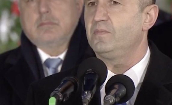 Радев към Борисов: Не мисля, че трябва да се води предизборна кампания с пари от бюджета
