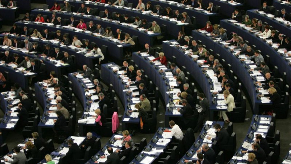 Гърция, Кипър, Хърватия, Словения и Румъния избират евродепутати