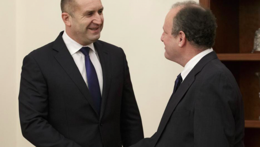 Румен Радев се срещна с посланика на САЩ