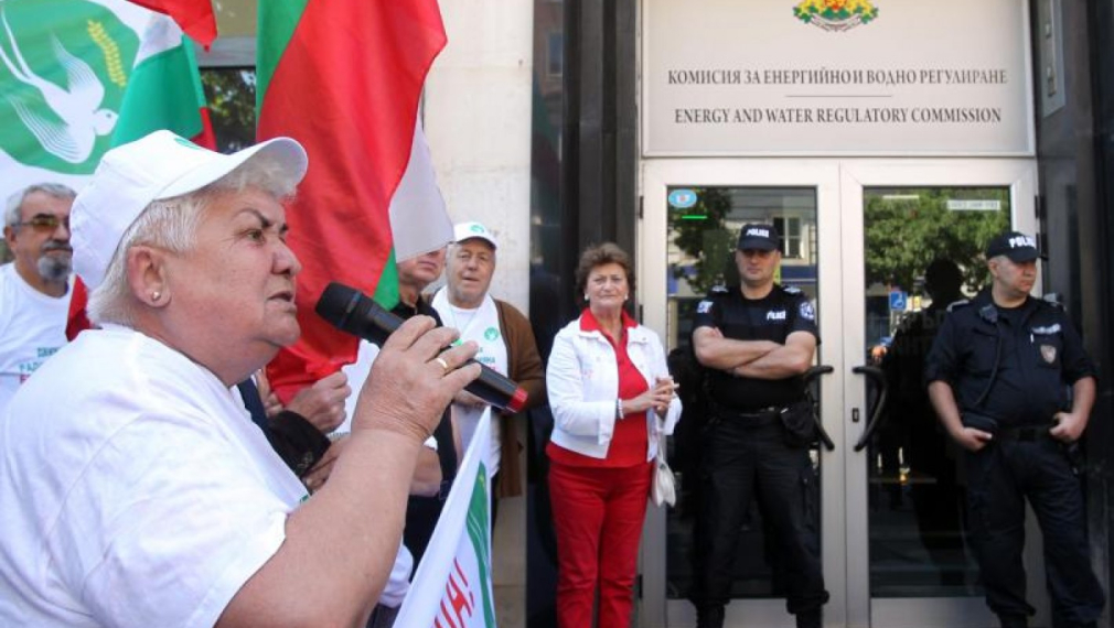 Влизат в сила по-високи цени на природния газ, парното и тока