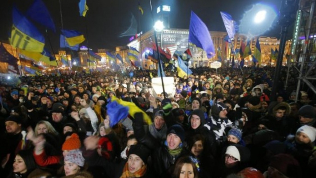 В Киев нахлуват вътрешни войски срещу протестиращите
