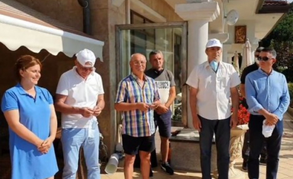 Доган се появи и благодари на своите