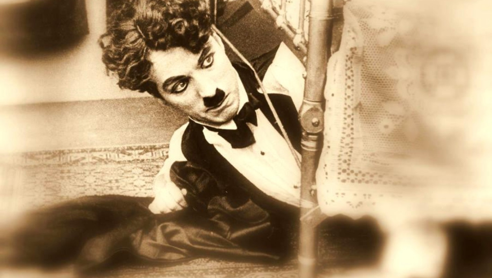 Кралят на комиците: Чаплин в българските киносписания