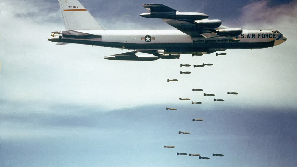 САЩ изпращат шест бомбардировача B-52 в Близкия изток