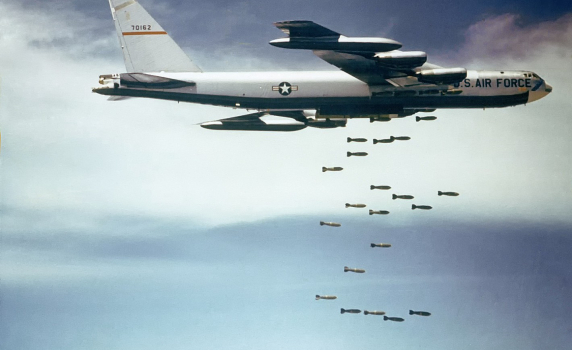 САЩ изпращат шест бомбардировача B-52 в Близкия изток