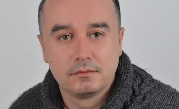 Географията, глупако*