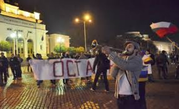 Вашата оставка ли да искаме тогава, господа ранобудни протестиращи?