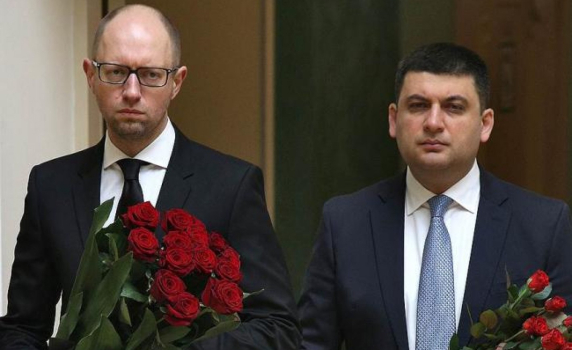 Украйна, година по-късно. Премиерът Гройсман изглежда успешно единствено на фона на Яценюк
