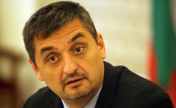 Кирил Добрев: ГЕРБ използват "Цанков камък", за да заглушат "Суджукгейт"