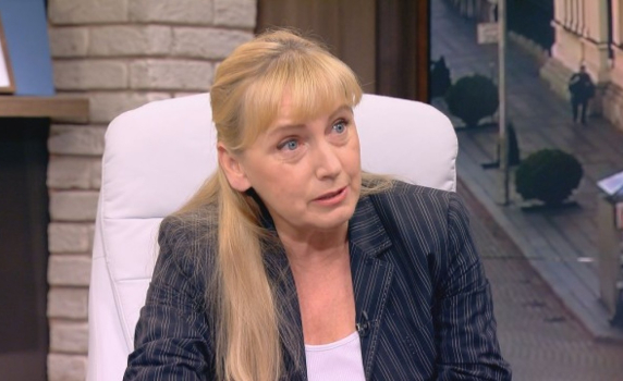 Елена Йончева: Меркел ще ни върне 60 000 мигранти, които пуснахме към Европа