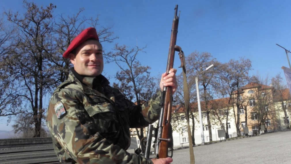 Само 25% от българите са готови да се бият за страната си