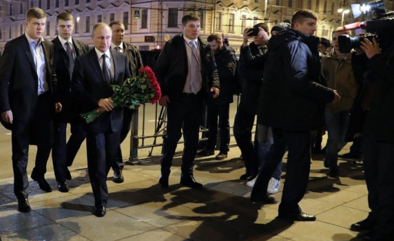 След атентата Лондон получи съболезнования, Санкт Петербург получи мълчание